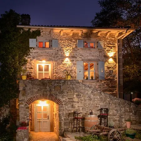 Stone House Apartament *